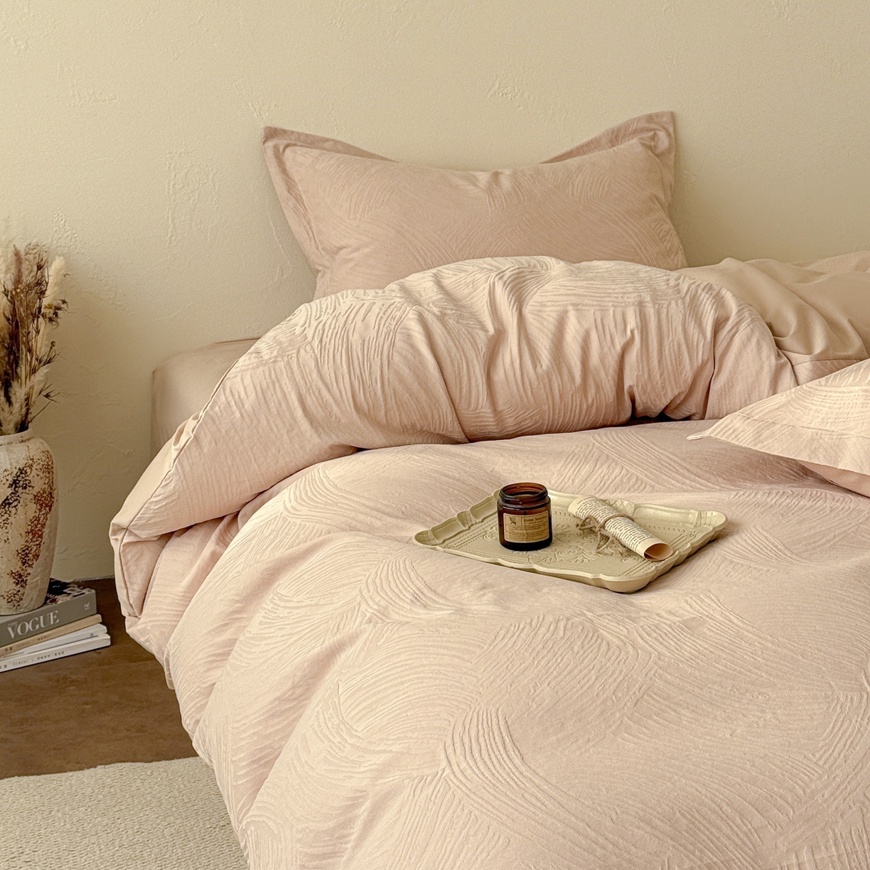 91家纺网 家纺一手货源 找家纺 慕尚家纺 2026新款A类60支长绒棉纯棉提花贡缎大提花光泽绸缎感四件套 雅柔米黄