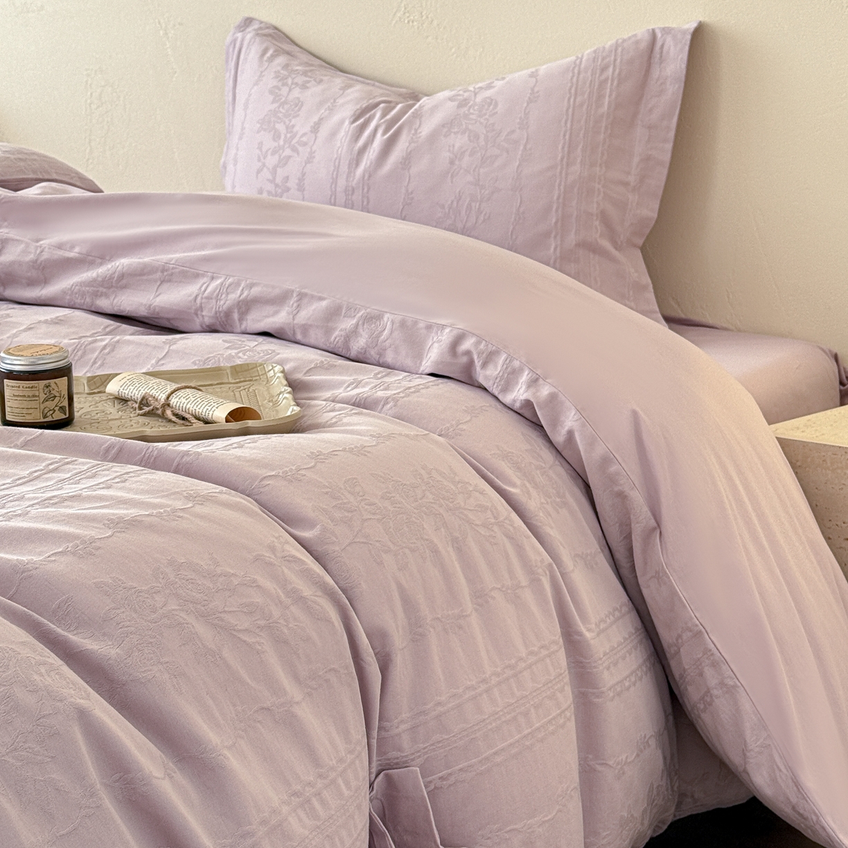 91家纺网 家纺一手货源 找家纺 慕尚家纺 2026新款A类60支长绒棉纯棉提花贡缎大提花光泽绸缎感四件套 雅柔紫