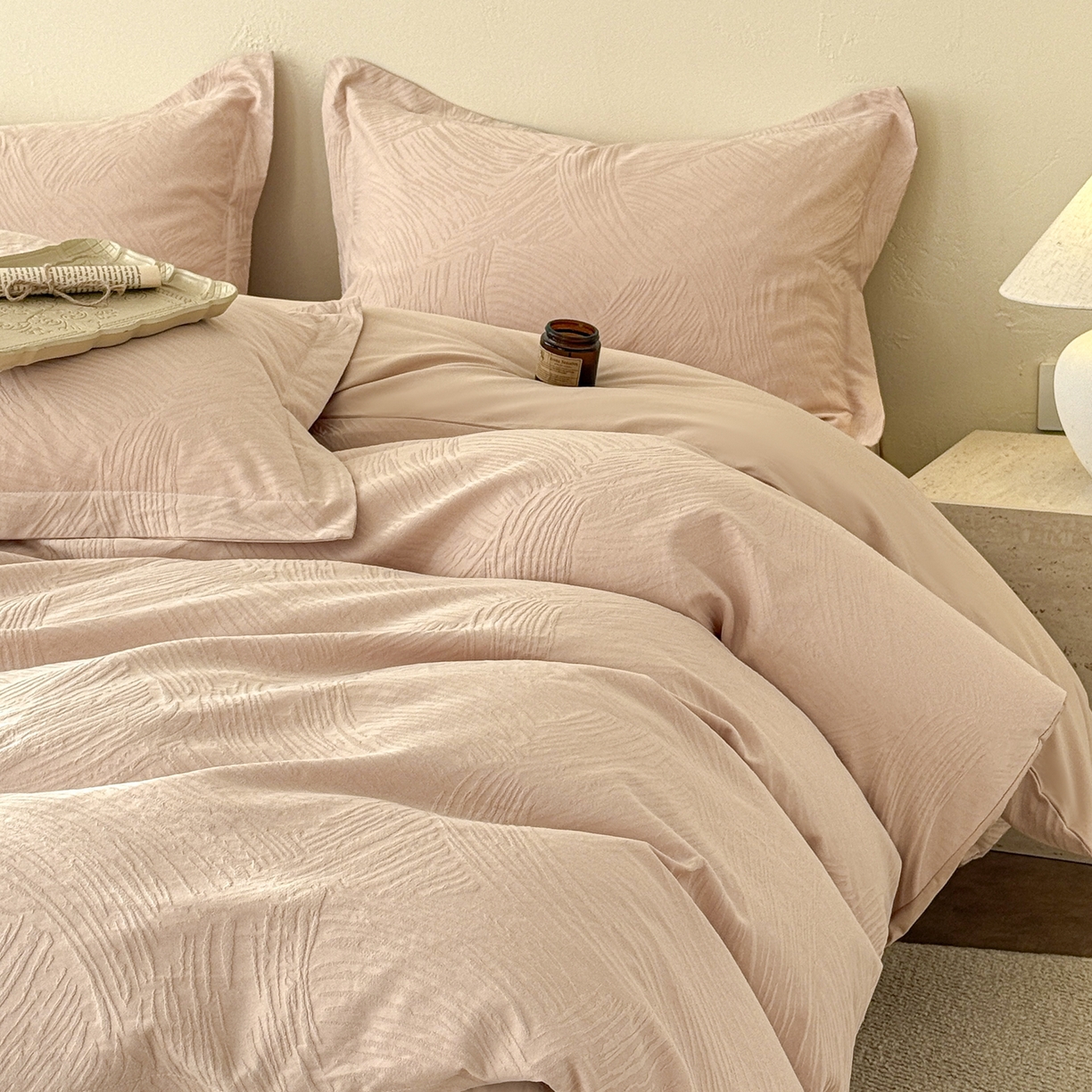 91家纺网 家纺一手货源 找家纺 慕尚家纺 2026新款A类60支长绒棉纯棉提花贡缎大提花光泽绸缎感四件套 雅柔米黄