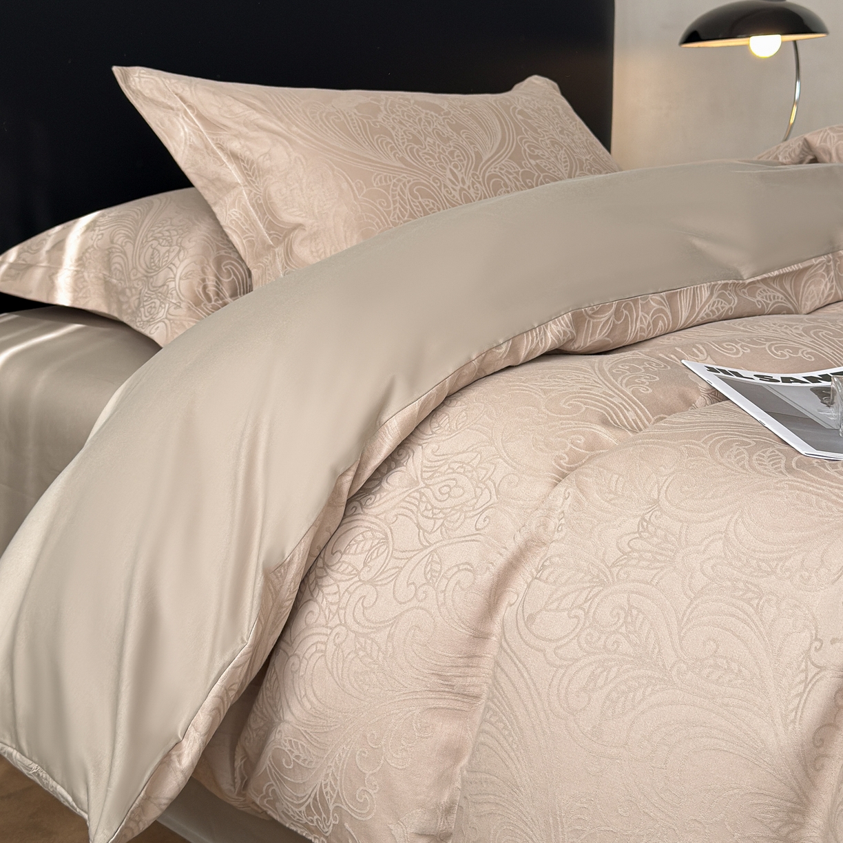 91家纺网 家纺一手货源 找家纺 慕尚家纺 2026新款A类60支长绒棉纯棉提花贡缎大提花光泽绸缎感四件套 马上有乾卡其