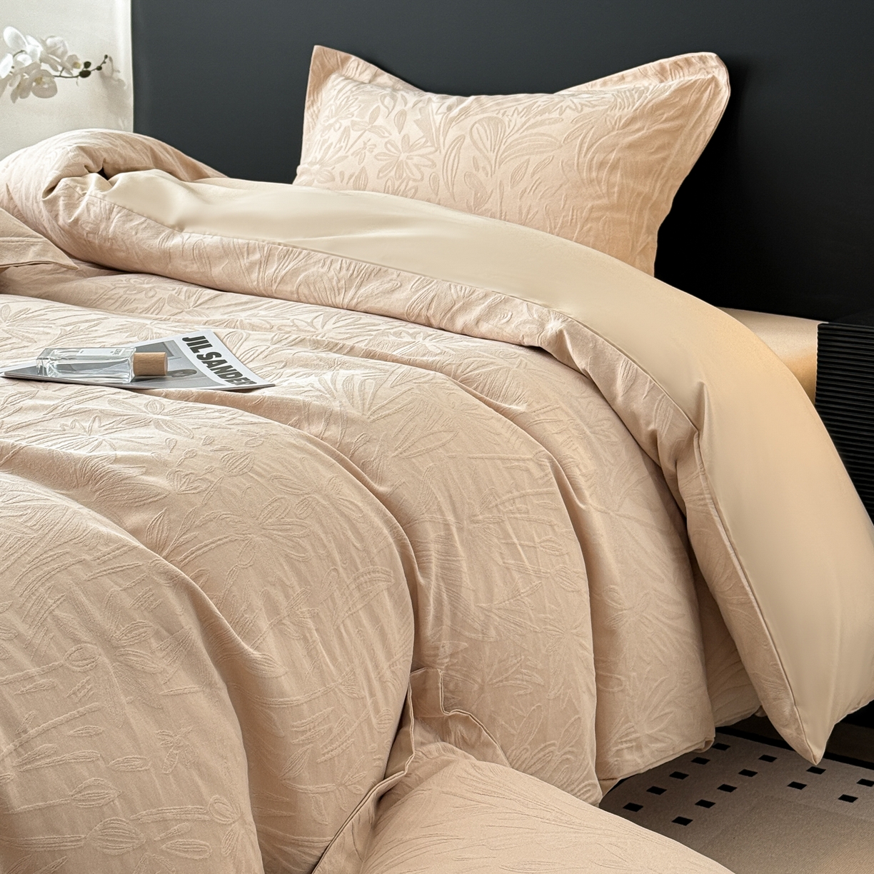 91家纺网 家纺一手货源 找家纺 慕尚家纺 2026新款A类60支长绒棉纯棉提花贡缎大提花光泽绸缎感四件套 花朵米黄