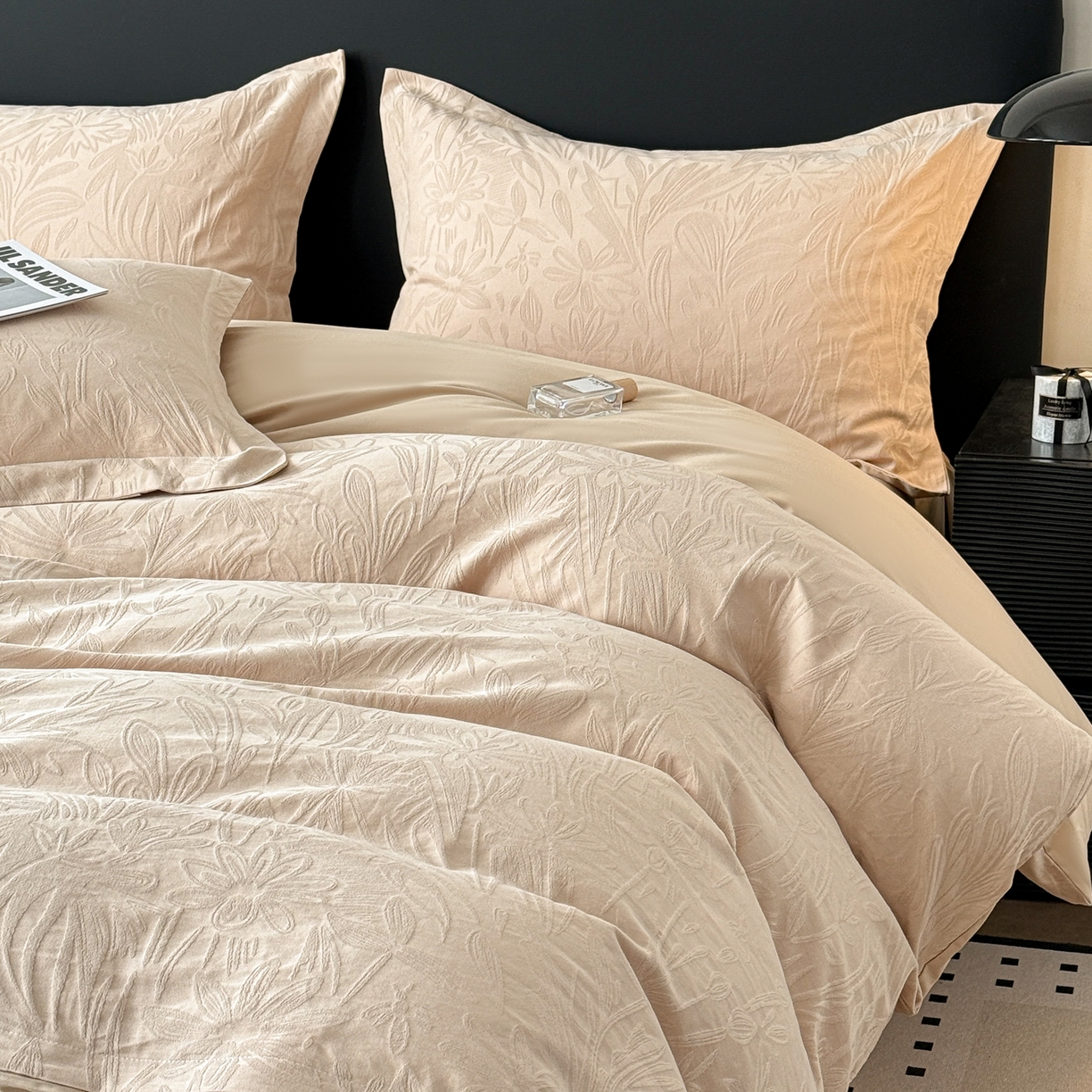 91家纺网 家纺一手货源 找家纺 慕尚家纺 2026新款A类60支长绒棉纯棉提花贡缎大提花光泽绸缎感四件套 花朵米黄