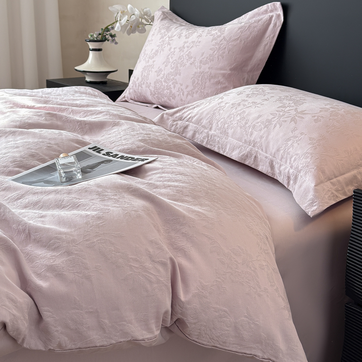 91家纺网 家纺一手货源 找家纺 慕尚家纺 2026新款A类60支长绒棉纯棉提花贡缎大提花光泽绸缎感四件套 丁香紫