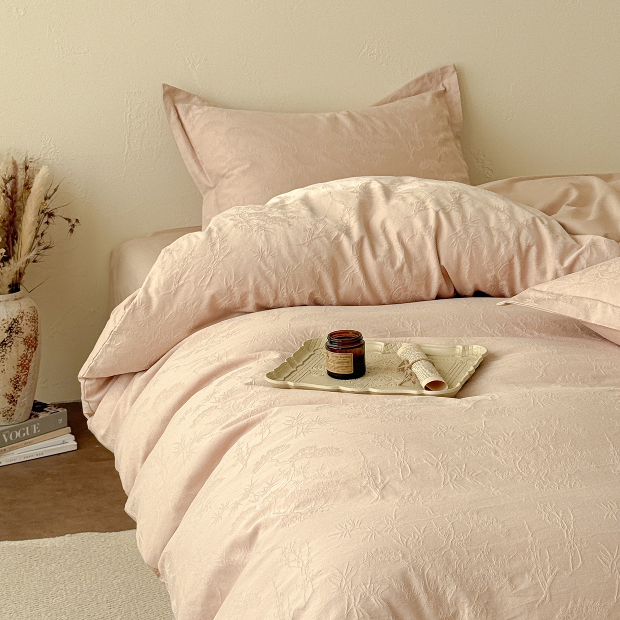 91家纺网 家纺一手货源 找家纺 慕尚家纺 2026新款A类60支长绒棉纯棉提花贡缎大提花光泽绸缎感四件套 花非花米黄