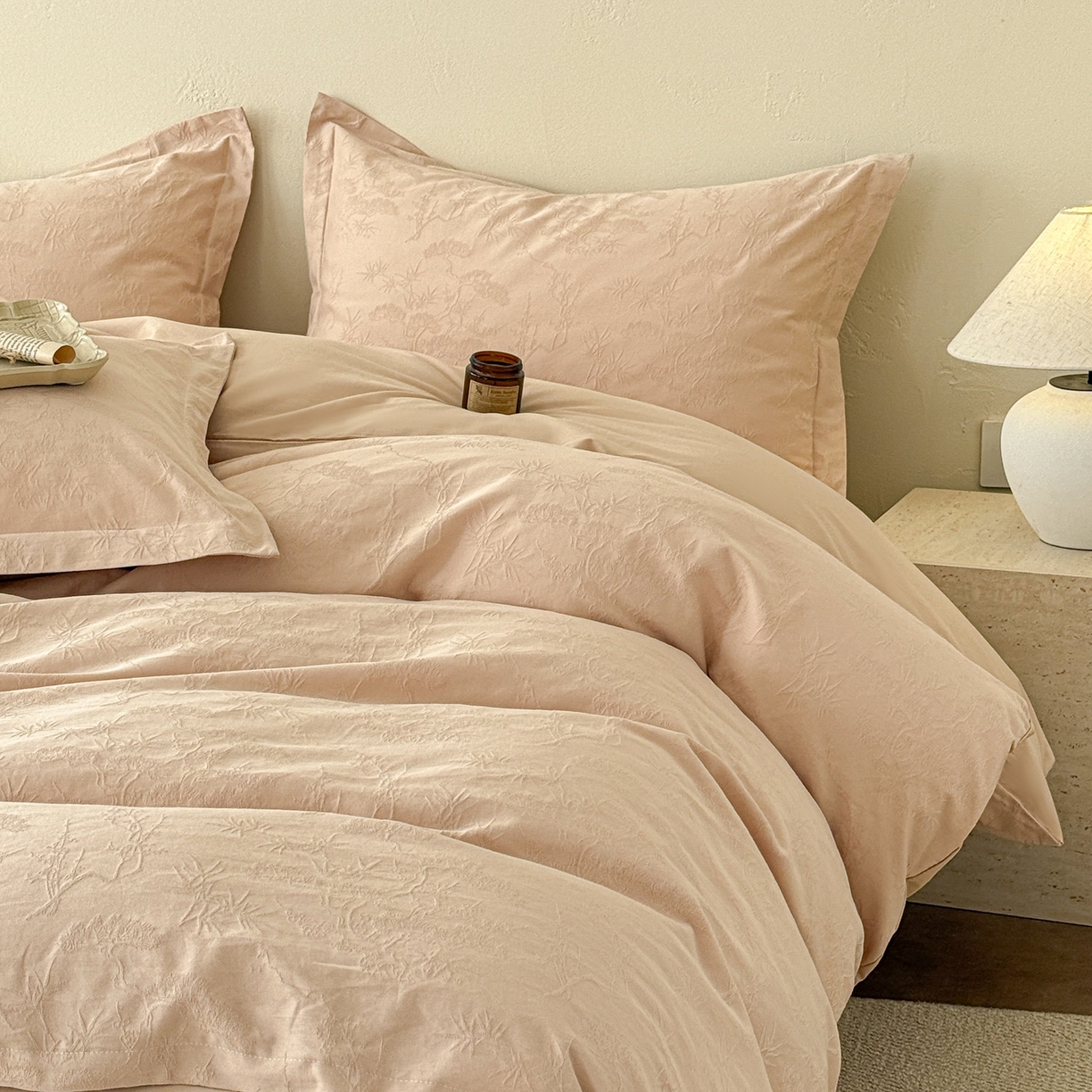 91家纺网 家纺一手货源 找家纺 慕尚家纺 2026新款A类60支长绒棉纯棉提花贡缎大提花光泽绸缎感四件套 花非花米黄