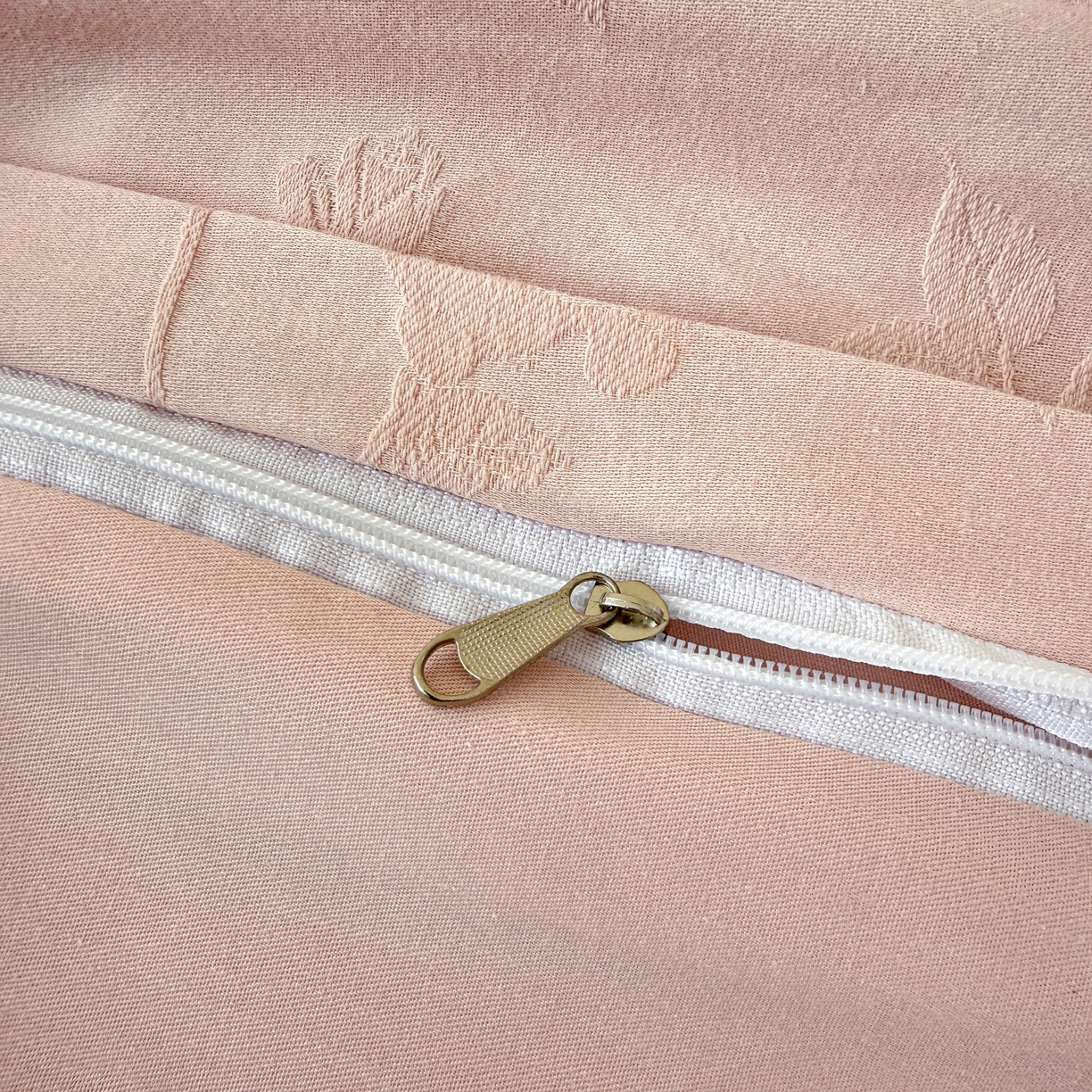 91家纺网 家纺一手货源 找家纺 慕尚家纺 2026新款A类60支长绒棉纯棉提花贡缎大提花光泽绸缎感四件套 银杏粉