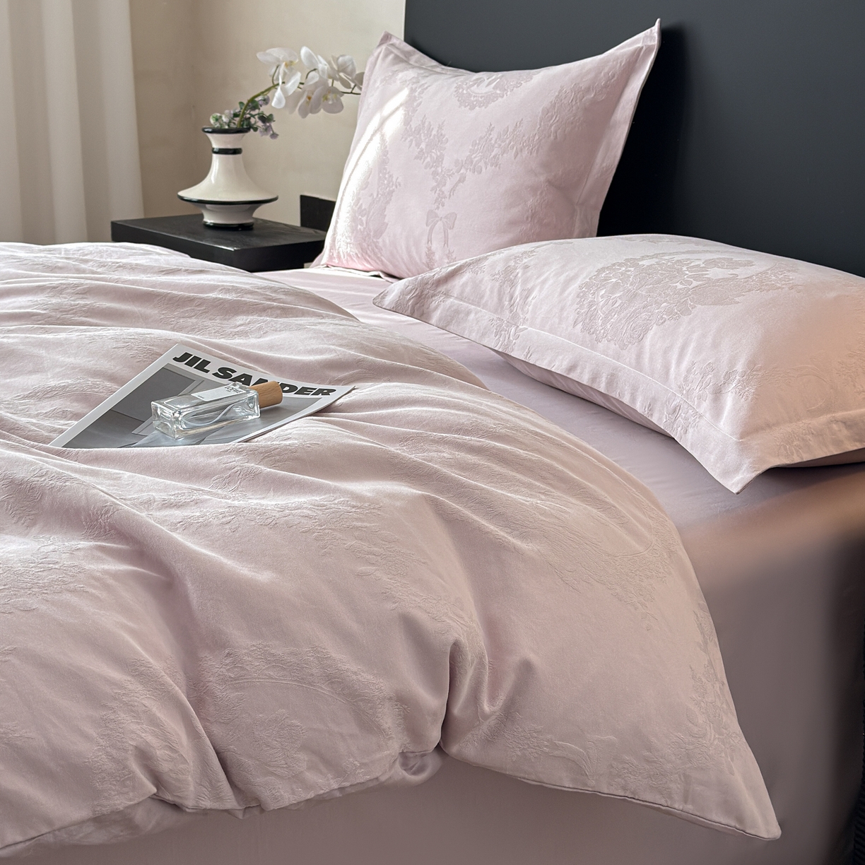 91家纺网 家纺一手货源 找家纺 慕尚家纺 2026新款A类60支长绒棉纯棉提花贡缎大提花光泽绸缎感四件套 萨拉紫