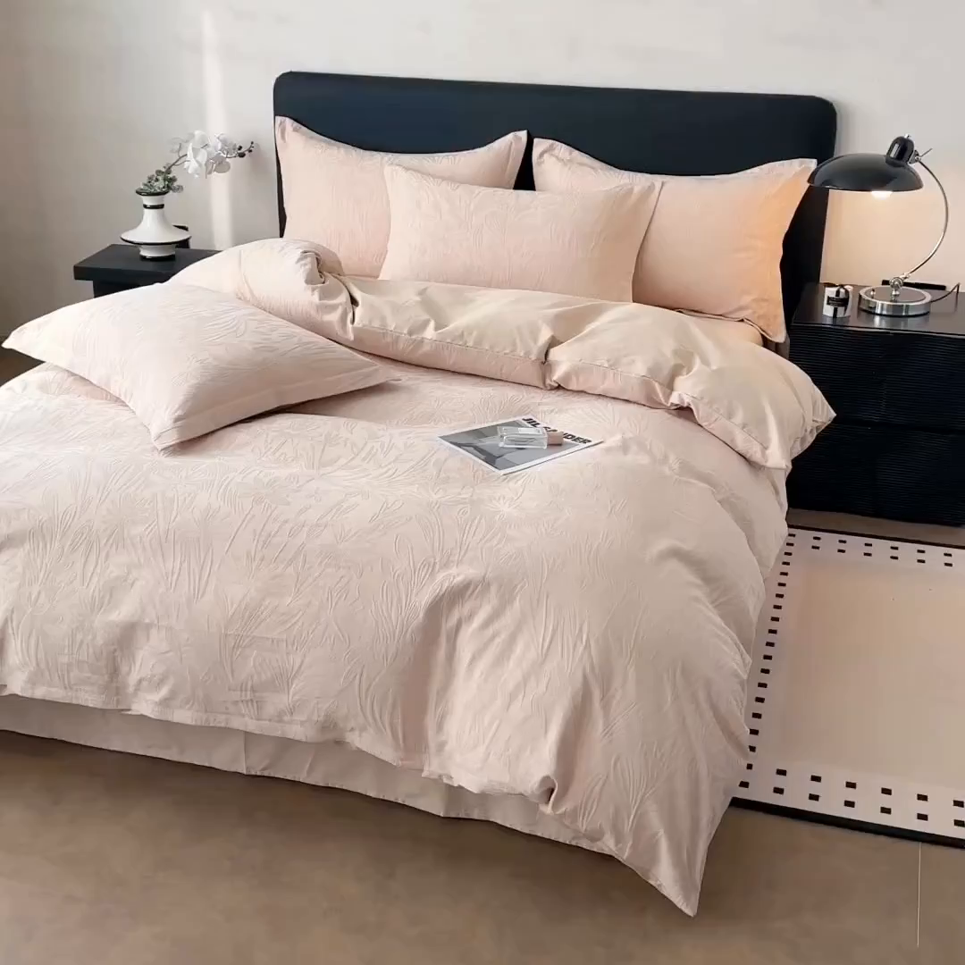 91家纺网 家纺一手货源 找家纺 慕尚家纺 2026新款A类60支长绒棉纯棉提花贡缎大提花光泽绸缎感四件套 花朵米黄