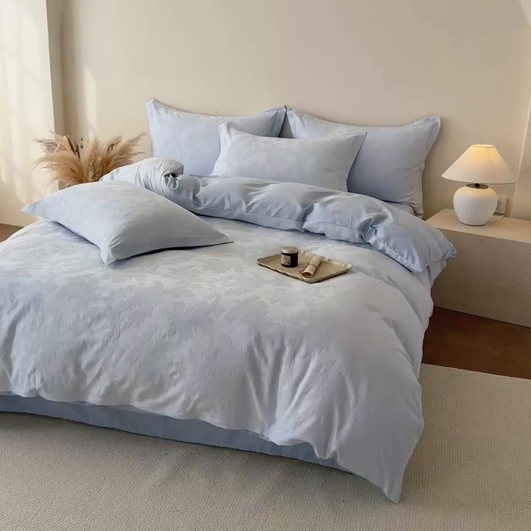 91家纺网 家纺一手货源 找家纺 慕尚家纺 2026新款A类60支长绒棉纯棉提花贡缎大提花光泽绸缎感四件套 花卉蓝