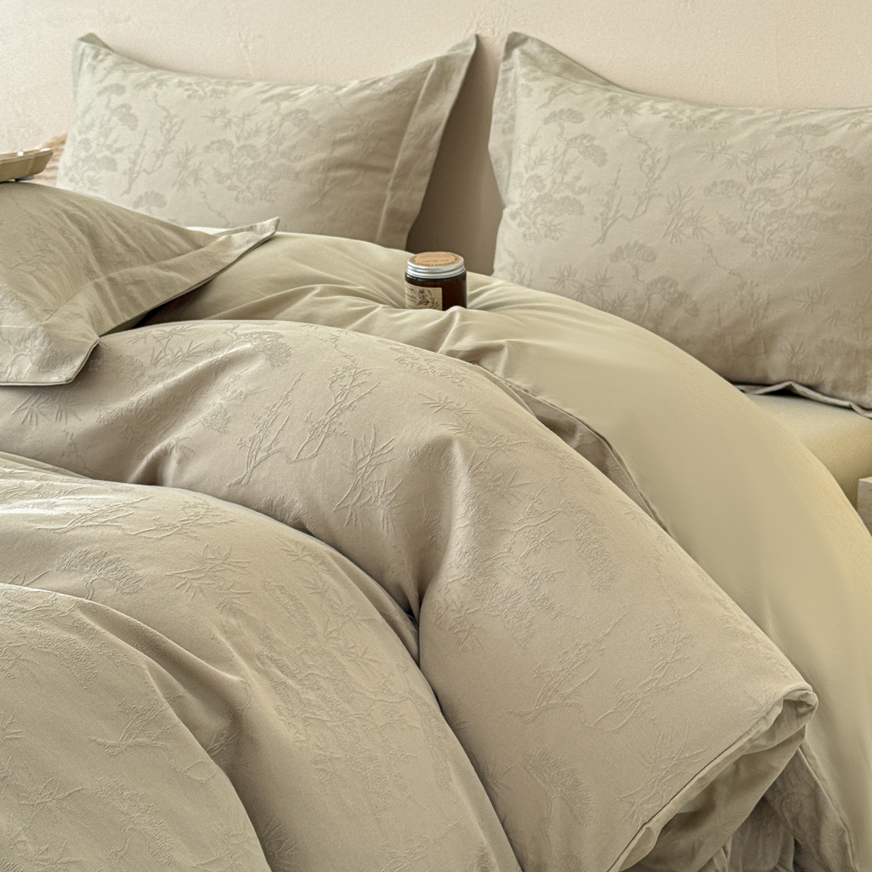 91家纺网 家纺一手货源 找家纺 慕尚家纺 2026新款A类60支长绒棉纯棉提花贡缎大提花光泽绸缎感四件套 花非花绿