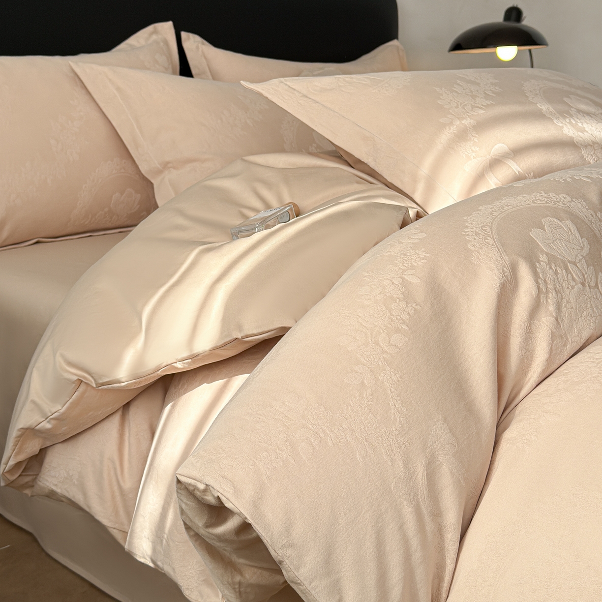 慕尚家纺 2026新款A类60支长绒棉纯棉提花贡缎大提花光泽绸缎感四件套 萨拉卡其