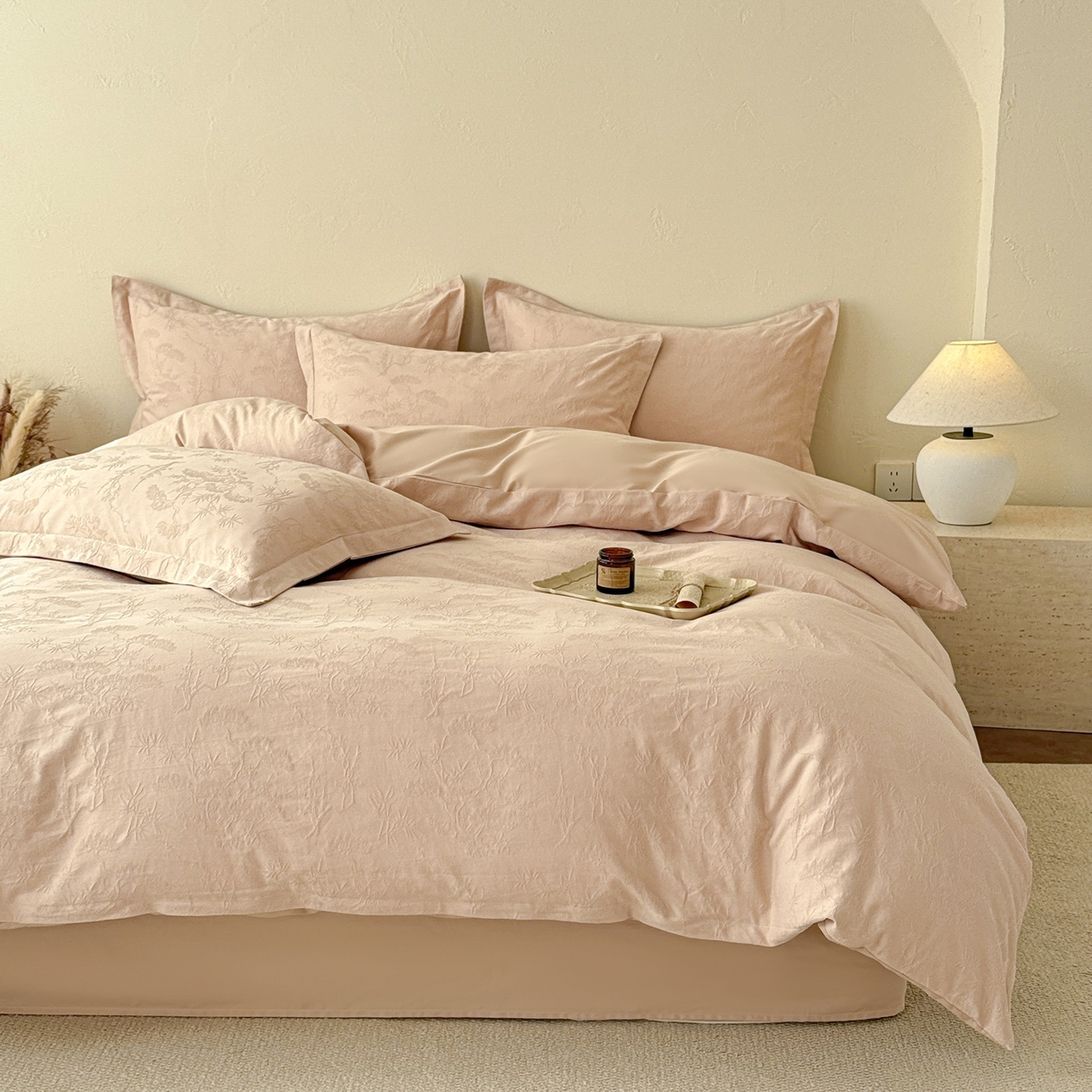 91家纺网 家纺一手货源 找家纺 慕尚家纺 2026新款A类60支长绒棉纯棉提花贡缎大提花光泽绸缎感四件套 花非花米黄