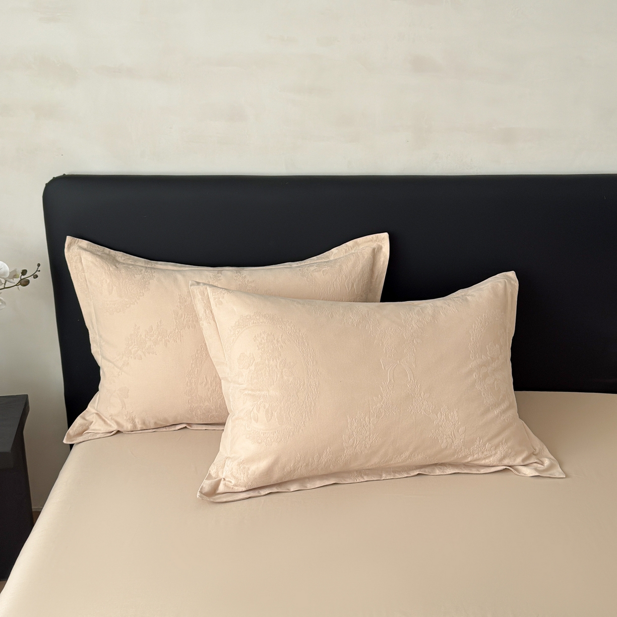 91家纺网 家纺一手货源 找家纺 慕尚家纺 2026新款A类60支长绒棉纯棉提花贡缎大提花光泽绸缎感四件套 萨拉卡其