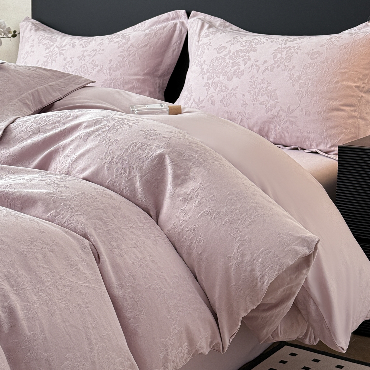 91家纺网 家纺一手货源 找家纺 慕尚家纺 2026新款A类60支长绒棉纯棉提花贡缎大提花光泽绸缎感四件套 丁香紫