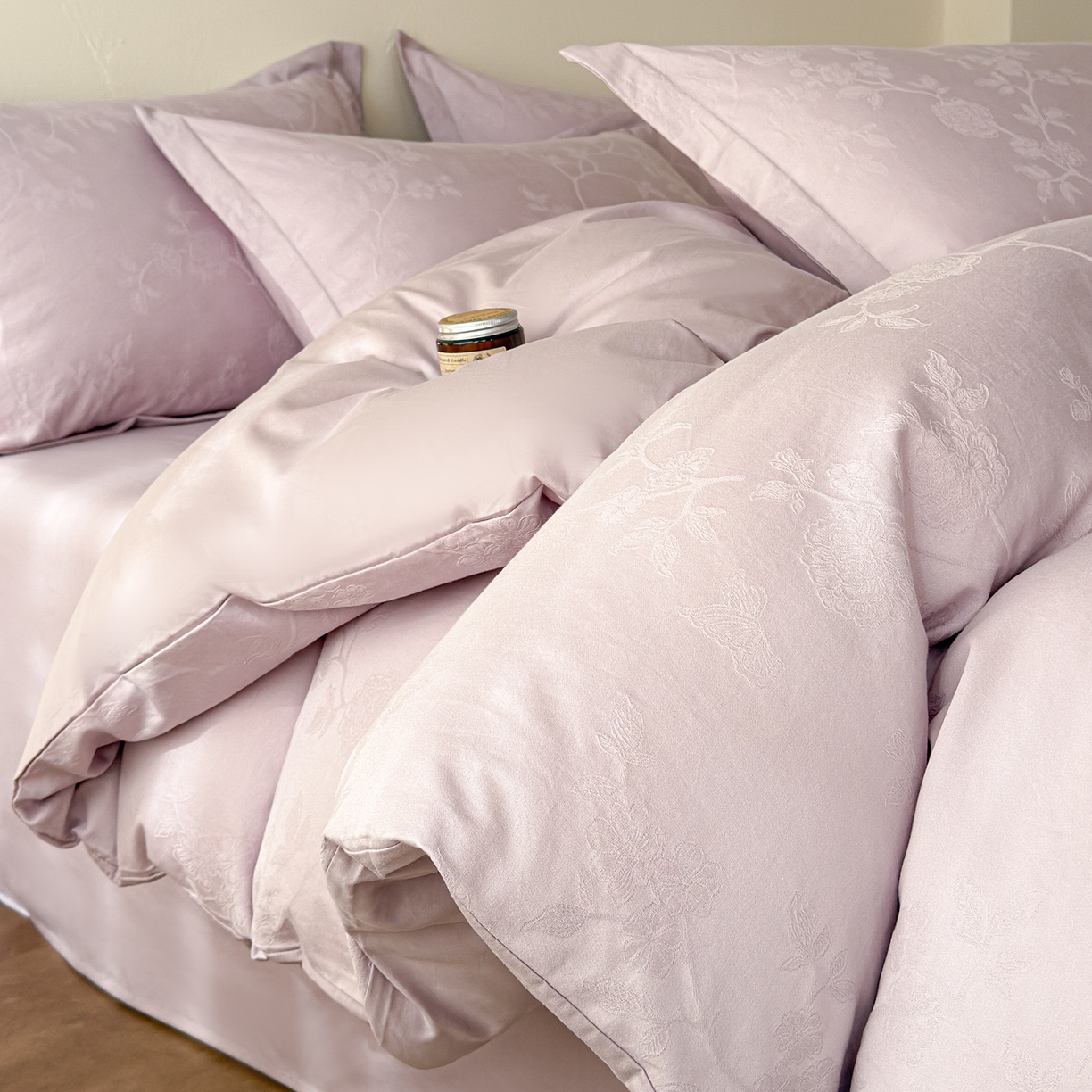 慕尚家纺 2026新款A类60支长绒棉纯棉提花贡缎大提花光泽绸缎感四件套 清风蝶紫