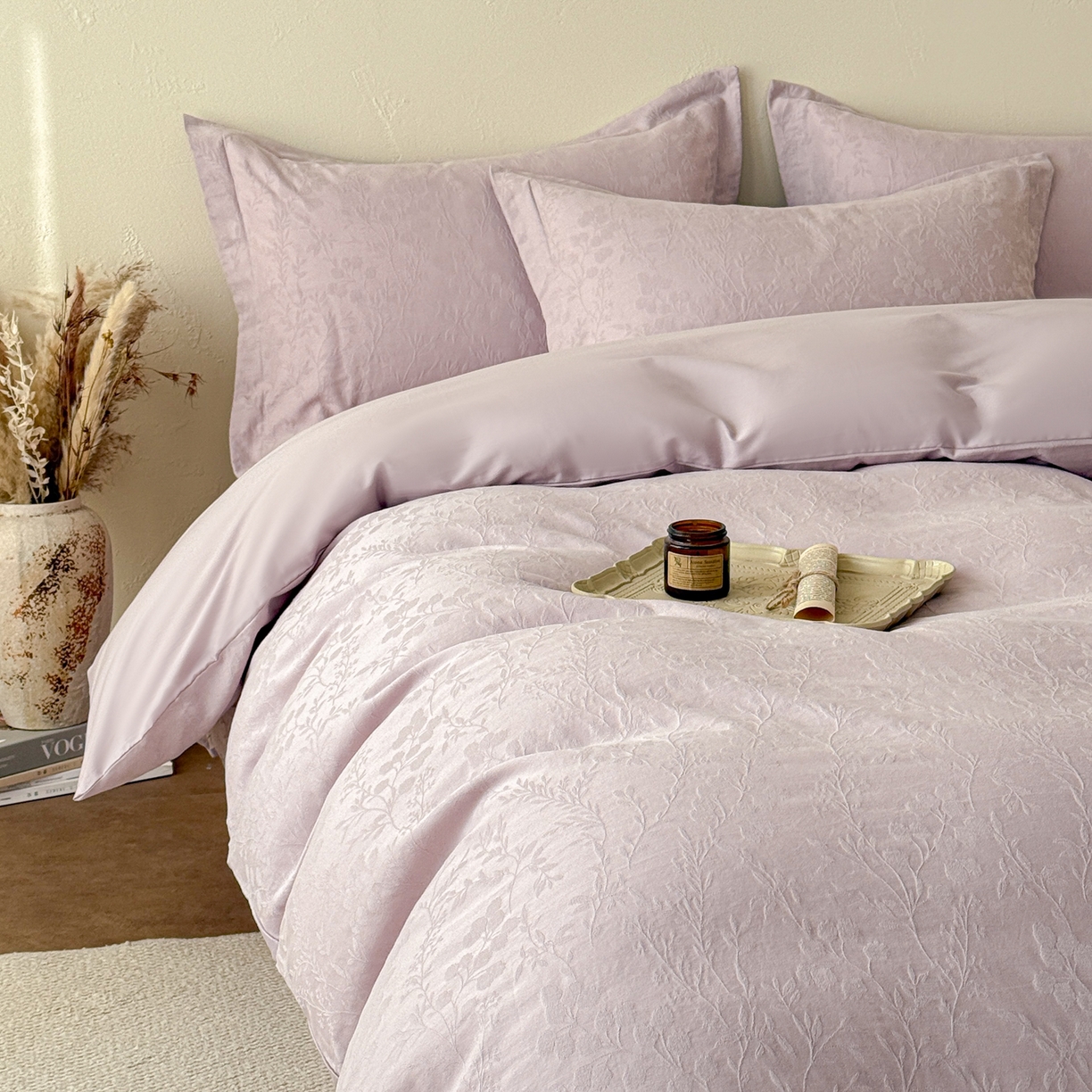 91家纺网 家纺一手货源 找家纺 慕尚家纺 2026新款A类60支长绒棉纯棉提花贡缎大提花光泽绸缎感四件套 香草紫