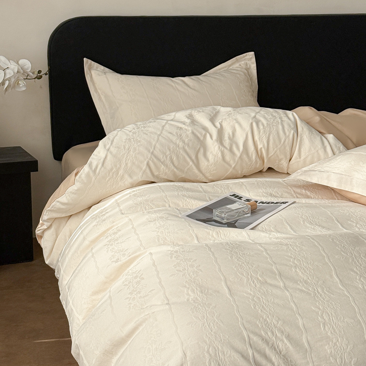 91家纺网 家纺一手货源 找家纺 慕尚家纺 2026新款A类60支长绒棉纯棉提花贡缎大提花光泽绸缎感四件套 花蔓米