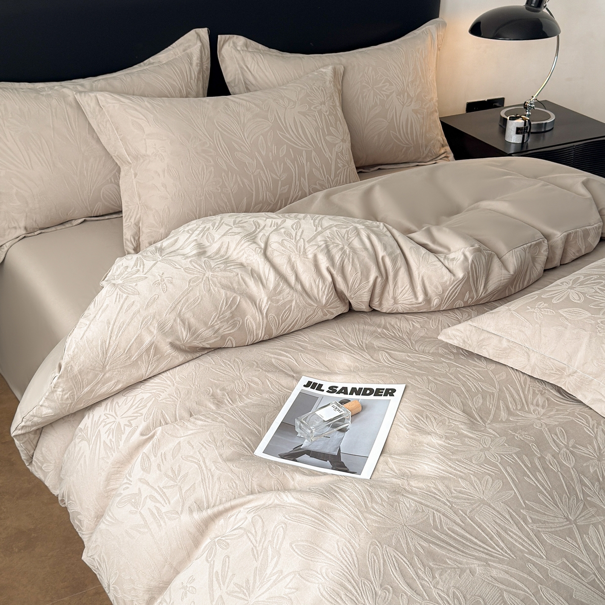 91家纺网 家纺一手货源 找家纺 慕尚家纺 2026新款A类60支长绒棉纯棉提花贡缎大提花光泽绸缎感四件套 马玲草卡其