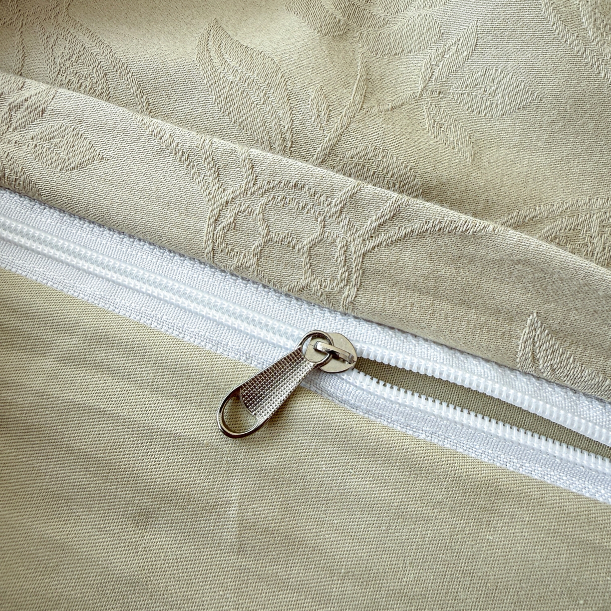 91家纺网 家纺一手货源 找家纺 慕尚家纺 2026新款A类60支长绒棉纯棉提花贡缎大提花光泽绸缎感四件套 玫瑰花绿