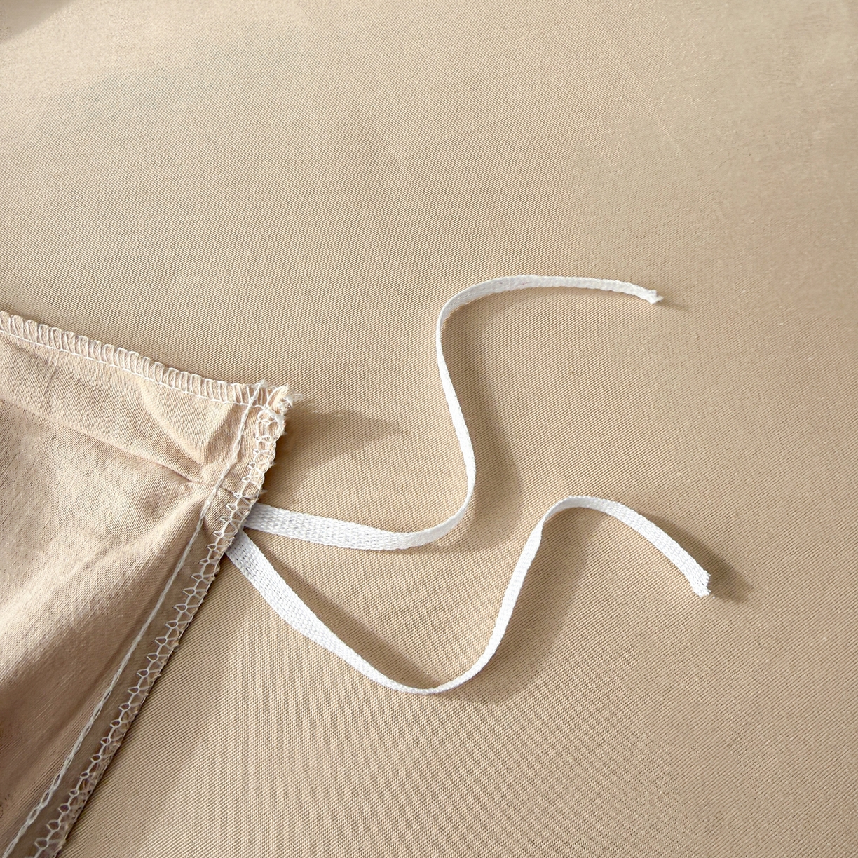 91家纺网 家纺一手货源 找家纺 慕尚家纺 2026新款A类60支长绒棉纯棉提花贡缎大提花光泽绸缎感四件套 萨拉卡其