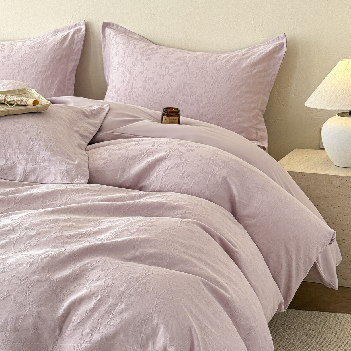 91家纺网 家纺一手货源 找家纺 慕尚家纺 2026新款A类60支长绒棉纯棉提花贡缎大提花光泽绸缎感四件套 香草紫