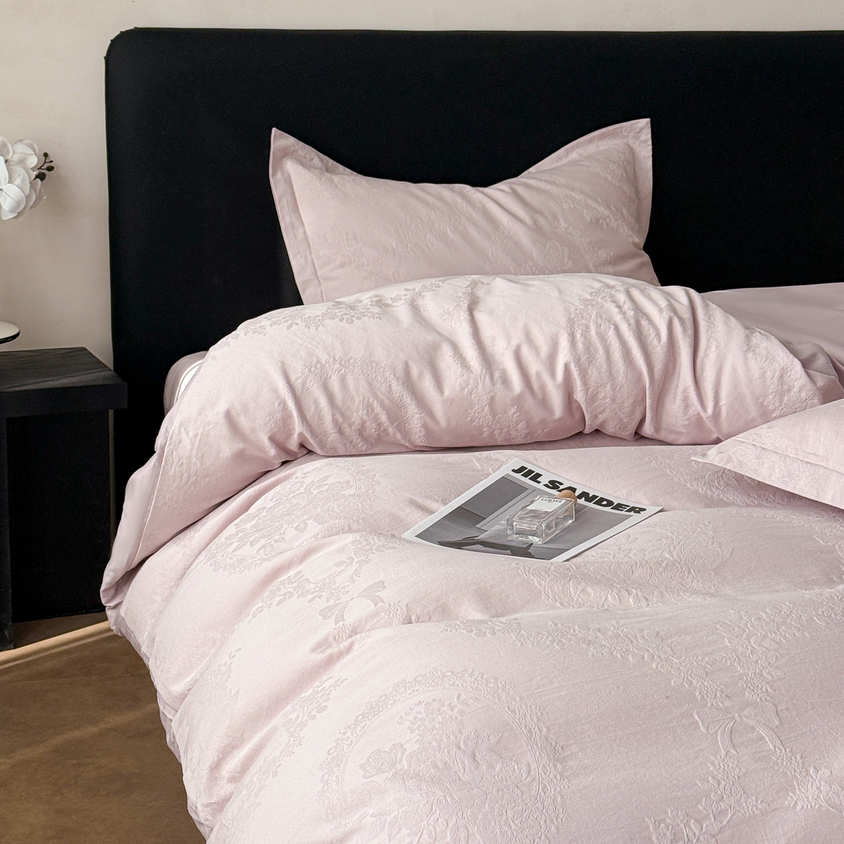 91家纺网 家纺一手货源 找家纺 慕尚家纺 2026新款A类60支长绒棉纯棉提花贡缎大提花光泽绸缎感四件套 萨拉紫