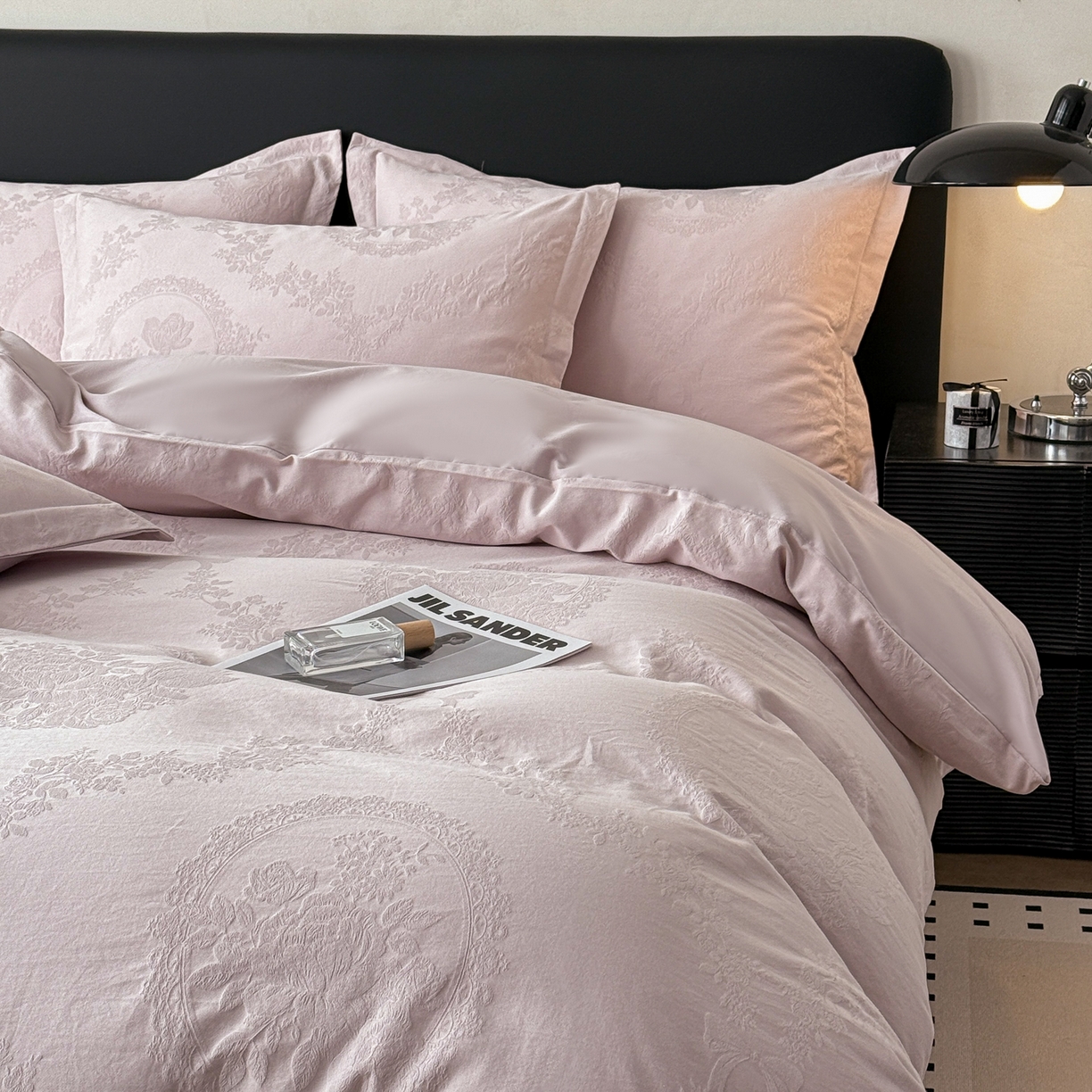 91家纺网 家纺一手货源 找家纺 慕尚家纺 2026新款A类60支长绒棉纯棉提花贡缎大提花光泽绸缎感四件套 萨拉紫