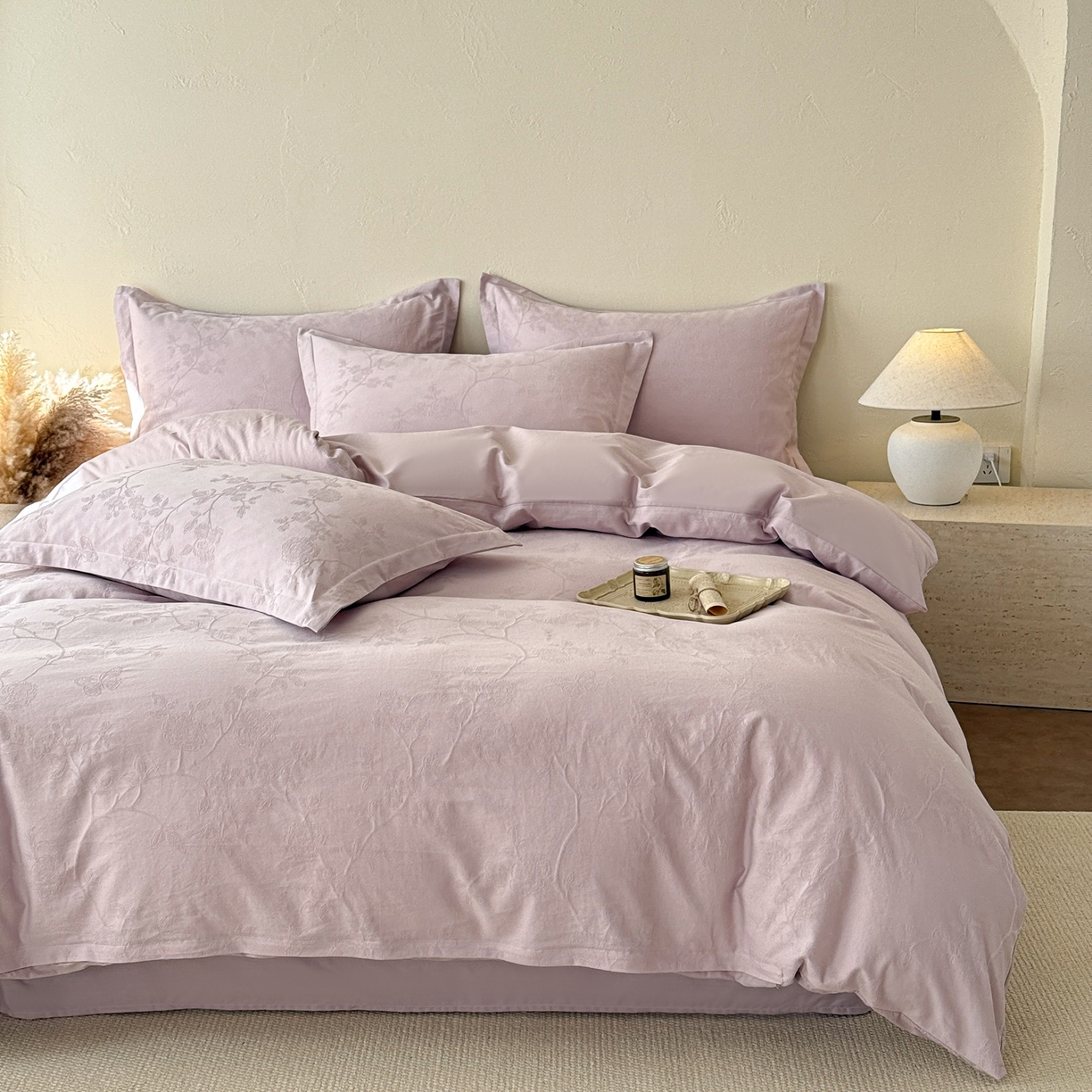 91家纺网 家纺一手货源 找家纺 慕尚家纺 2026新款A类60支长绒棉纯棉提花贡缎大提花光泽绸缎感四件套 清风蝶紫