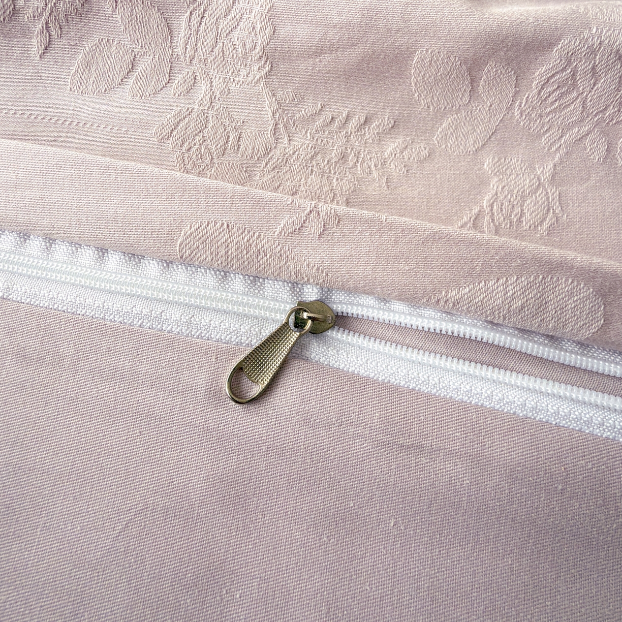 91家纺网 家纺一手货源 找家纺 慕尚家纺 2026新款A类60支长绒棉纯棉提花贡缎大提花光泽绸缎感四件套 萨拉紫