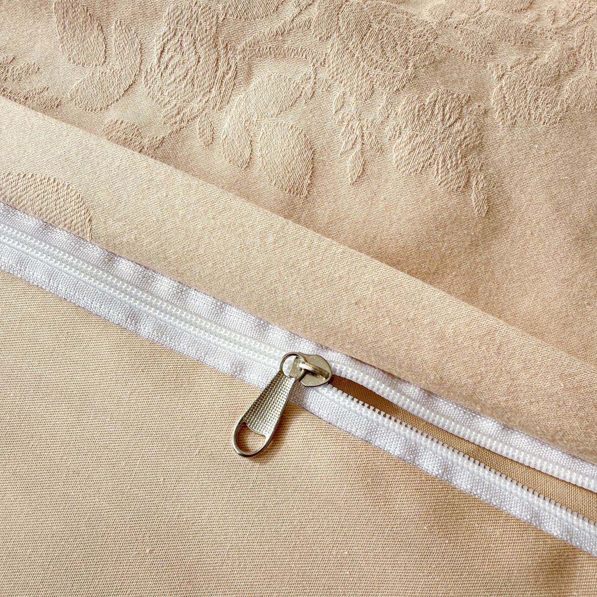 91家纺网 家纺一手货源 找家纺 慕尚家纺 2026新款A类60支长绒棉纯棉提花贡缎大提花光泽绸缎感四件套 萨拉卡其