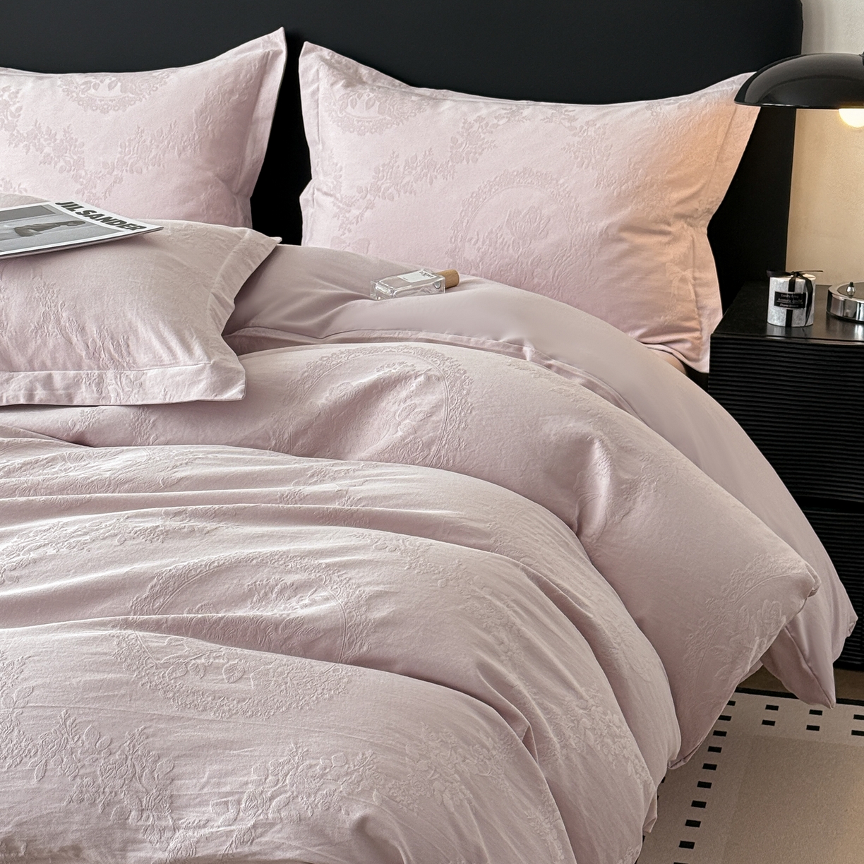 91家纺网 家纺一手货源 找家纺 慕尚家纺 2026新款A类60支长绒棉纯棉提花贡缎大提花光泽绸缎感四件套 萨拉紫