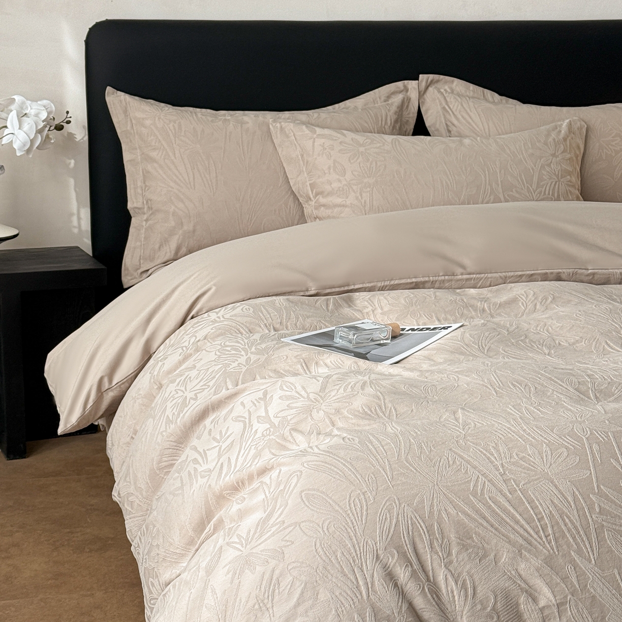 91家纺网 家纺一手货源 找家纺 慕尚家纺 2026新款A类60支长绒棉纯棉提花贡缎大提花光泽绸缎感四件套 马玲草卡其