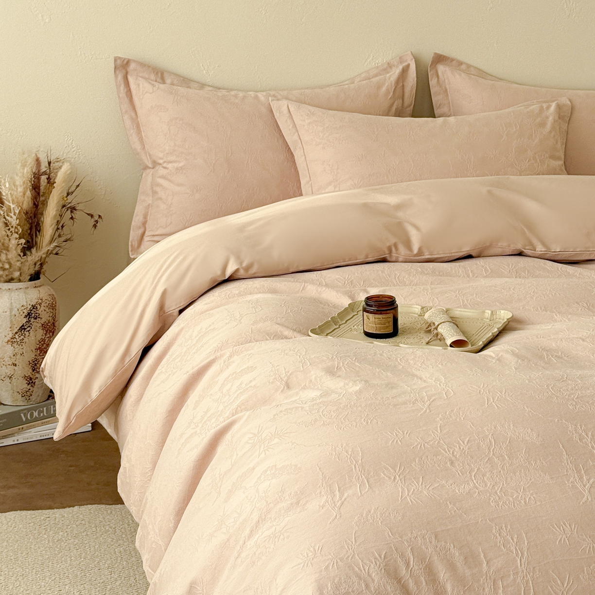 91家纺网 家纺一手货源 找家纺 慕尚家纺 2026新款A类60支长绒棉纯棉提花贡缎大提花光泽绸缎感四件套 花非花米黄