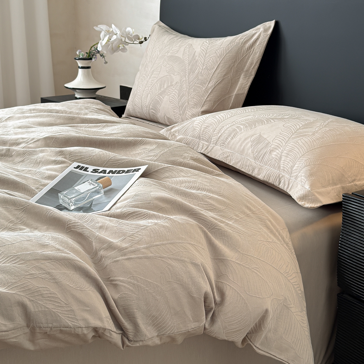 91家纺网 家纺一手货源 找家纺 慕尚家纺 2026新款A类60支长绒棉纯棉提花贡缎大提花光泽绸缎感四件套 树叶卡其