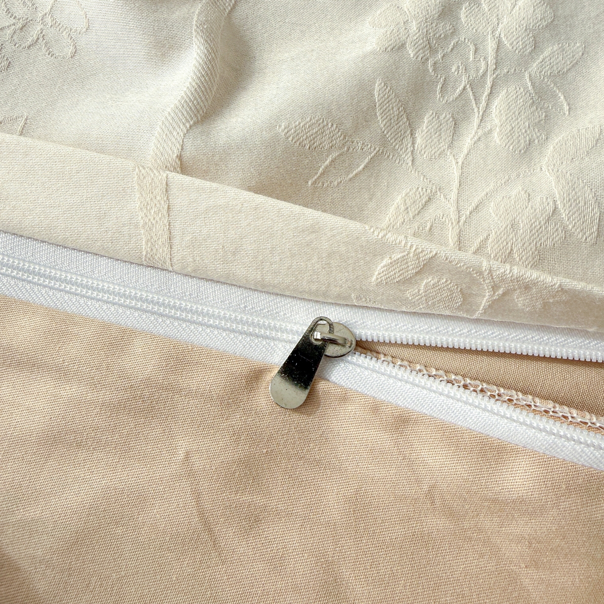 91家纺网 家纺一手货源 找家纺 慕尚家纺 2026新款A类60支长绒棉纯棉提花贡缎大提花光泽绸缎感四件套 花蔓米