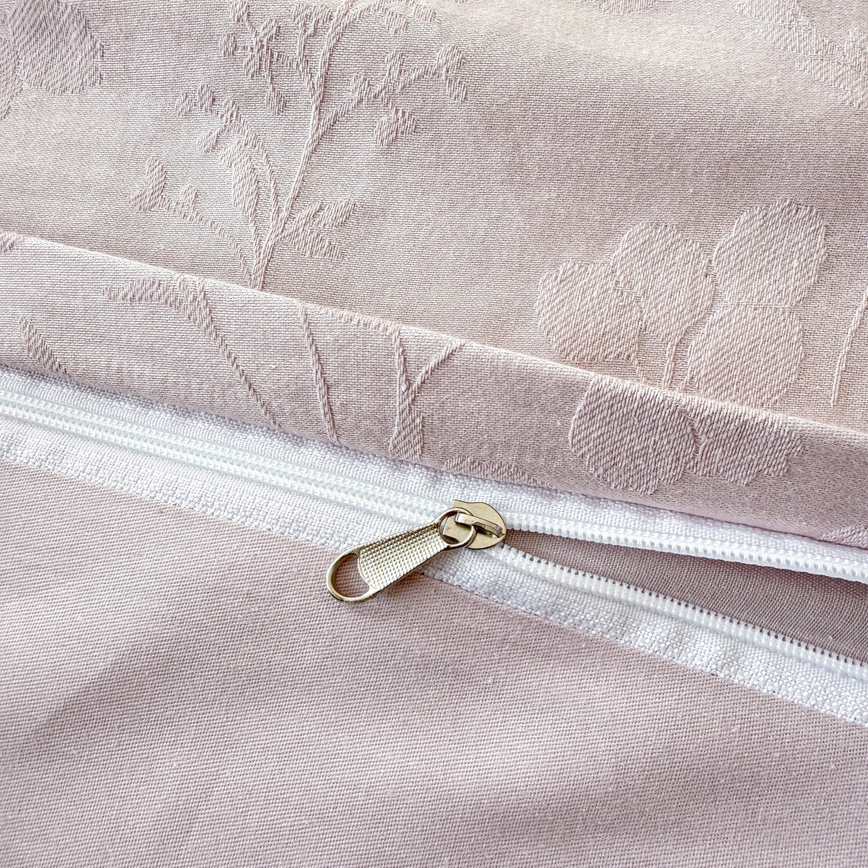 91家纺网 家纺一手货源 找家纺 慕尚家纺 2026新款A类60支长绒棉纯棉提花贡缎大提花光泽绸缎感四件套 香草紫