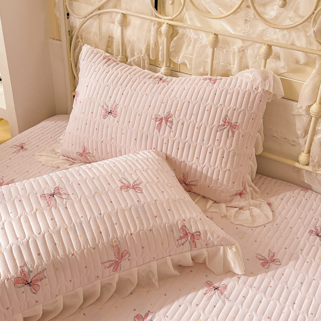 91家纺网 家纺一手货源 找家纺 提花大世界 2026新款冰肤纱法式花边凉感夏被夏凉被空调被被套凉席三件套床盖夹棉四件套 轻粉结意