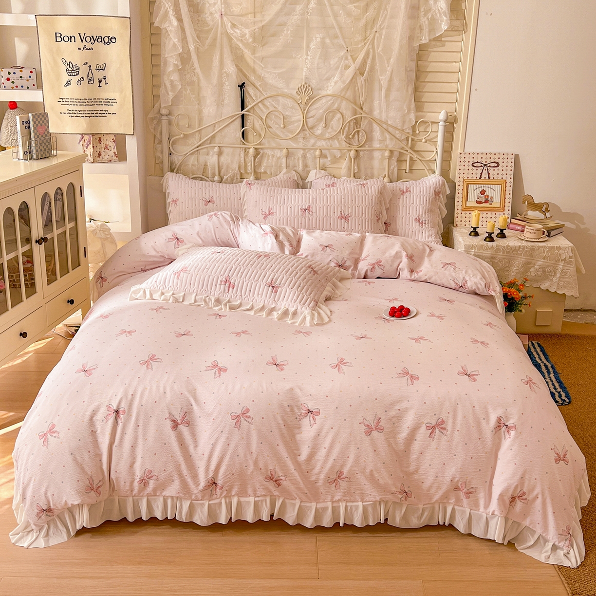 91家纺网 家纺一手货源 找家纺 提花大世界 2026新款冰肤纱法式花边凉感夏被夏凉被空调被被套凉席三件套床盖夹棉四件套 轻粉结意