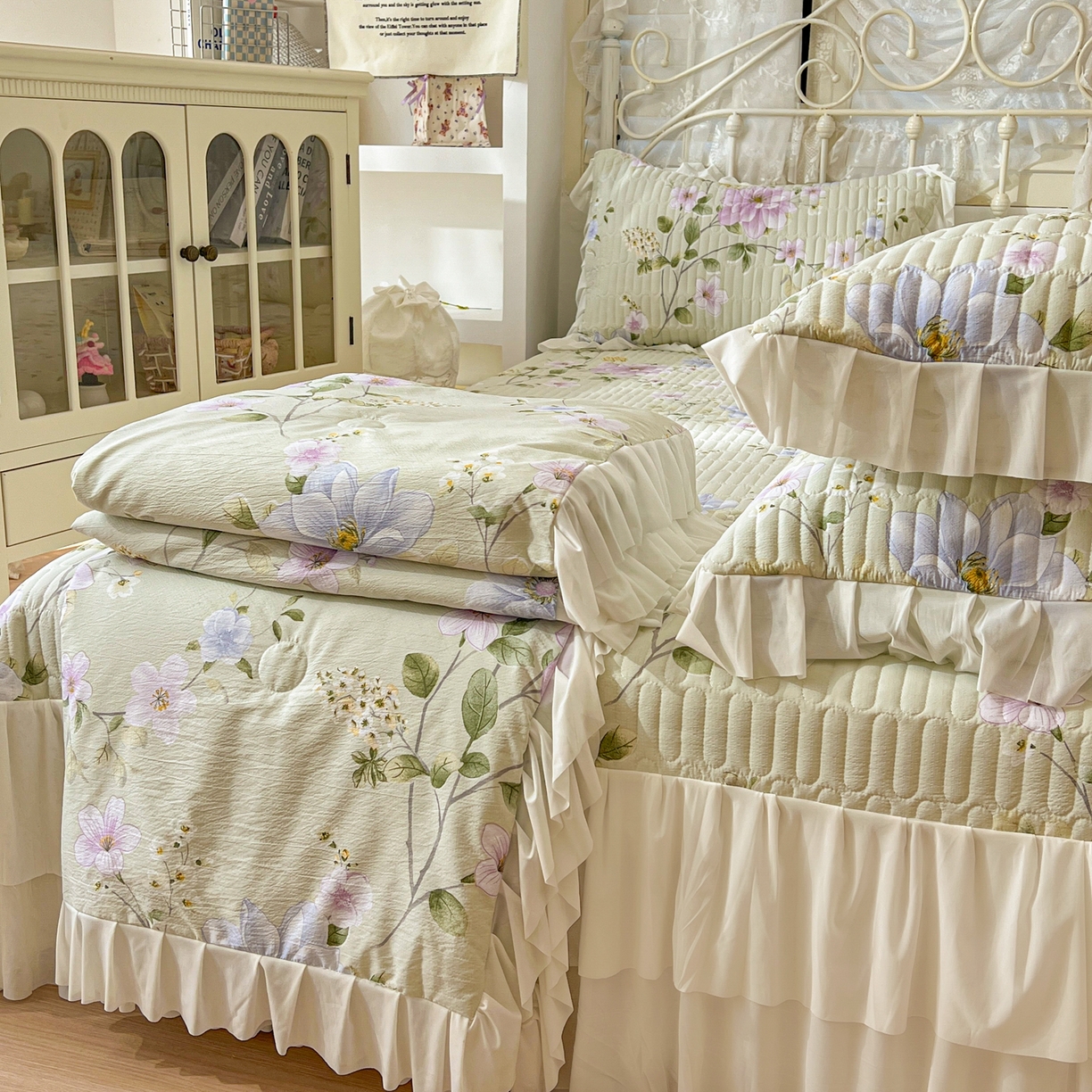 91家纺网 家纺一手货源 找家纺 提花大世界 2026新款冰肤纱法式花边凉感夏被夏凉被空调被被套凉席三件套床盖夹棉四件套 紫雾青藤