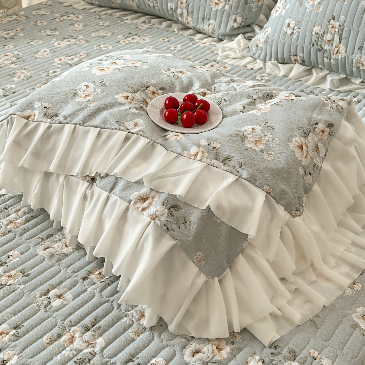 91家纺网 家纺一手货源 找家纺 提花大世界 2026新款冰肤纱法式花边凉感夏被夏凉被空调被被套凉席三件套床盖夹棉四件套 蓝屿白玫