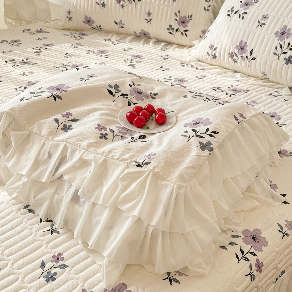 91家纺网 家纺一手货源 找家纺 提花大世界 2026新款冰肤纱法式花边凉感夏被夏凉被空调被被套凉席三件套床盖夹棉四件套 云间紫莓