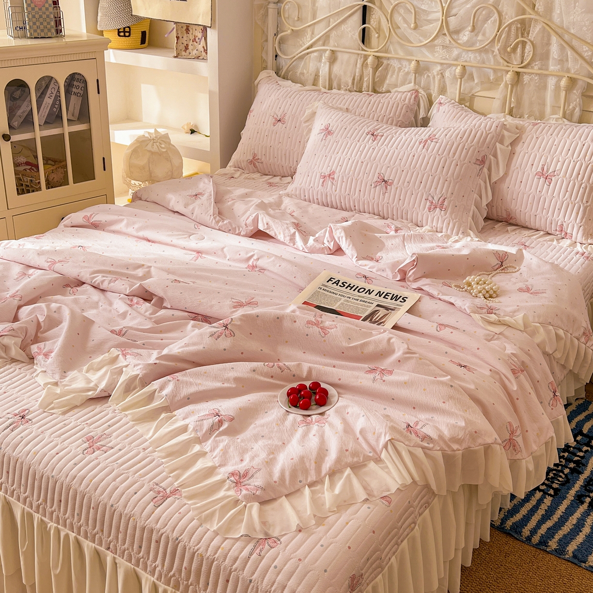 91家纺网 家纺一手货源 找家纺 提花大世界 2026新款冰肤纱法式花边凉感夏被夏凉被空调被被套凉席三件套床盖夹棉四件套 轻粉结意