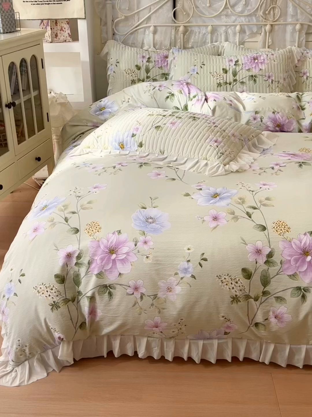 91家纺网 家纺一手货源 找家纺 提花大世界 2026新款冰肤纱法式花边凉感夏被夏凉被空调被被套凉席三件套床盖夹棉四件套 紫雾青藤