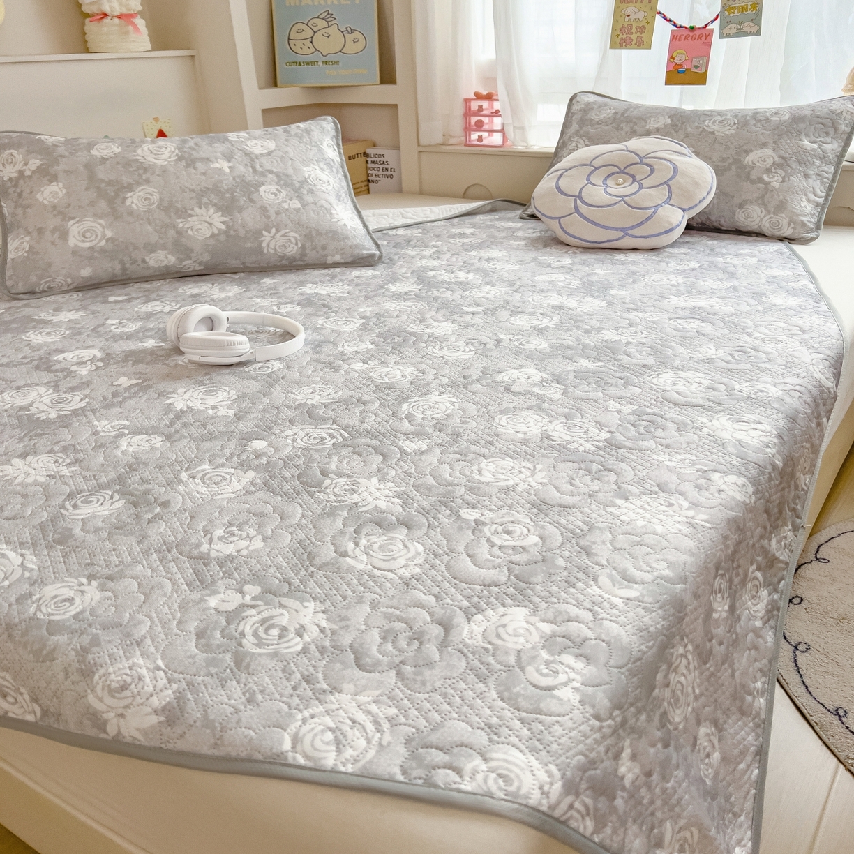 91家纺网 家纺一手货源 找家纺 许林家纺 2026新款花卉凉席床席三件套-花恋 花恋-灰