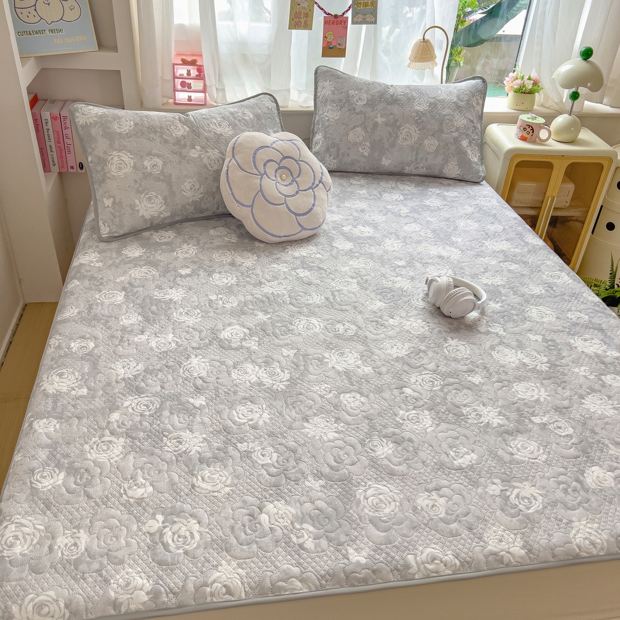 91家纺网 家纺一手货源 找家纺 许林家纺 2026新款花卉凉席床席三件套-花恋 花恋-灰