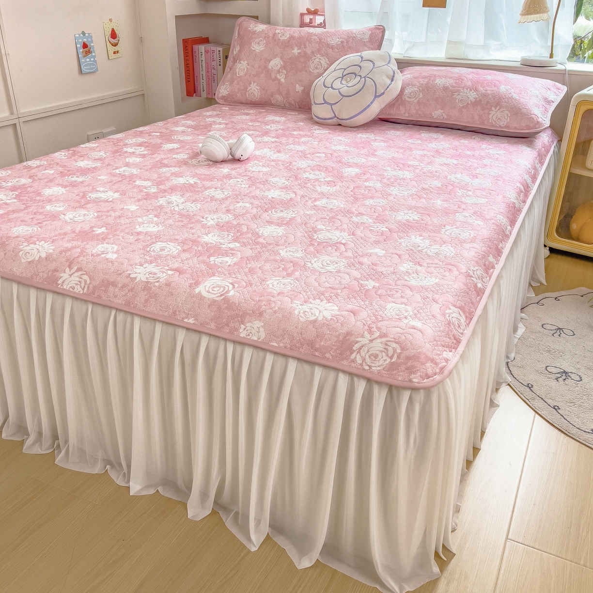 91家纺网 家纺一手货源 找家纺 许林家纺 2026新款花卉凉席床裙三件套-花语 花语-粉