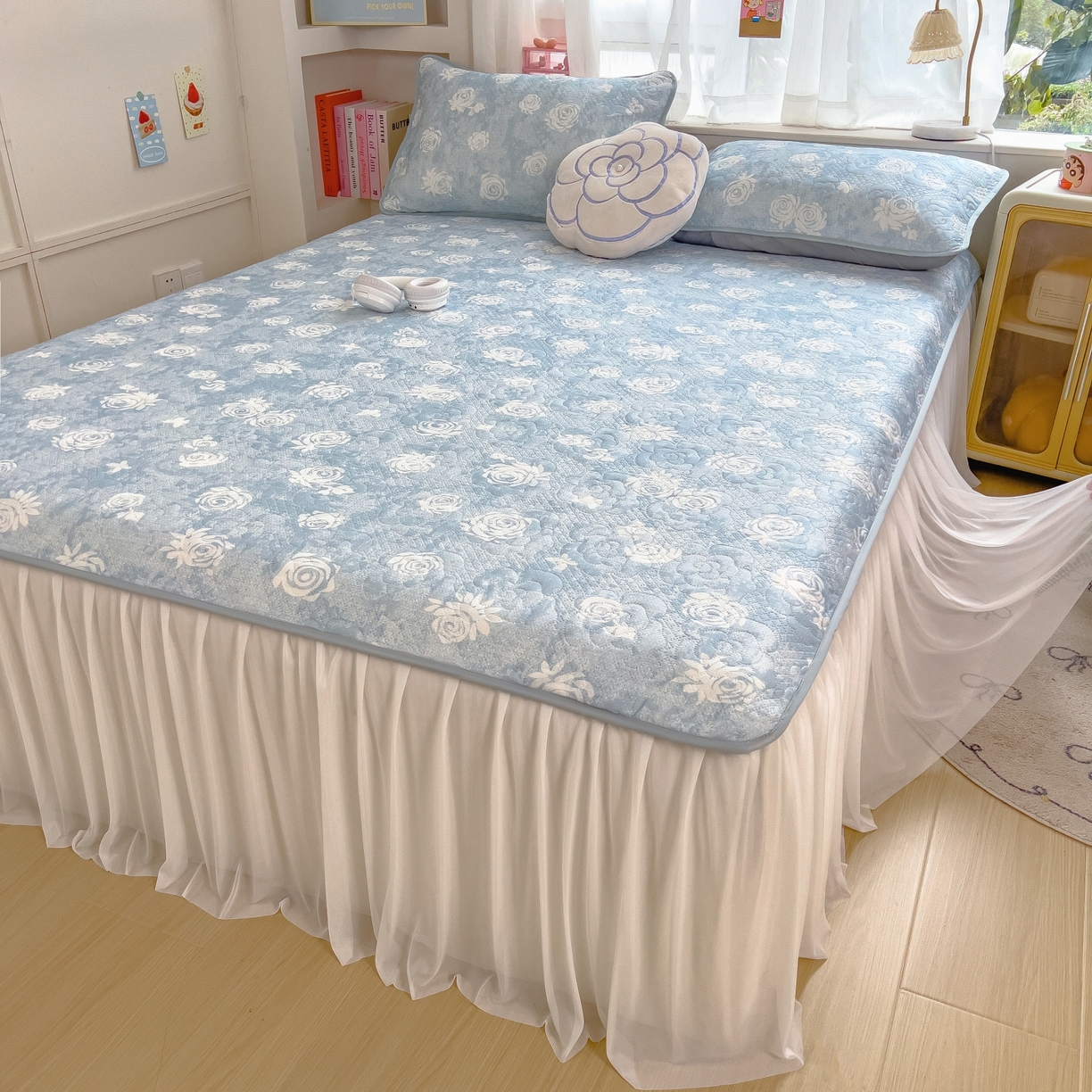 91家纺网 家纺一手货源 找家纺 许林家纺 2026新款花卉凉席床裙三件套-花语 花语-蓝