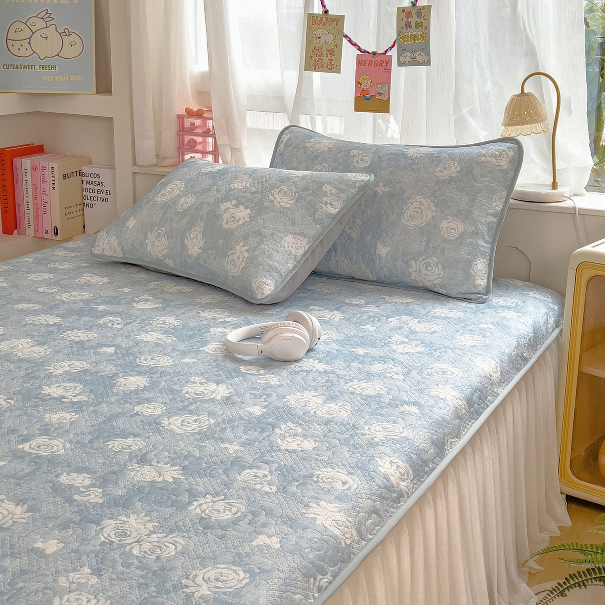 91家纺网 家纺一手货源 找家纺 许林家纺 2026新款花卉凉席床裙三件套-花语 花语-蓝