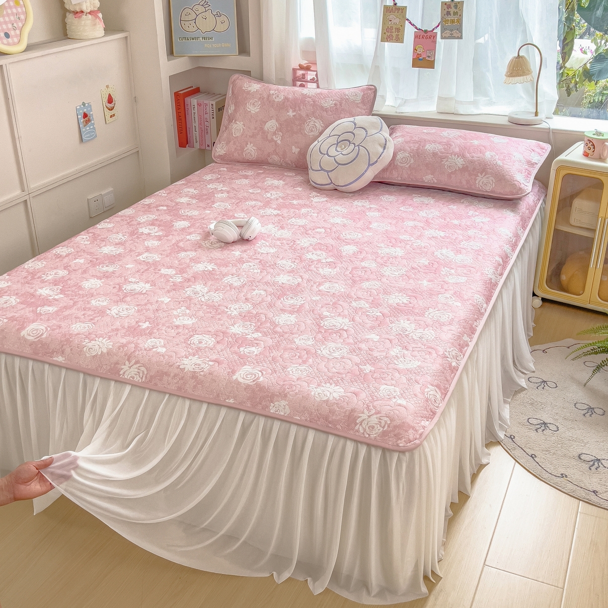 91家纺网 家纺一手货源 找家纺 许林家纺 2026新款花卉凉席床裙三件套-花语 花语-粉