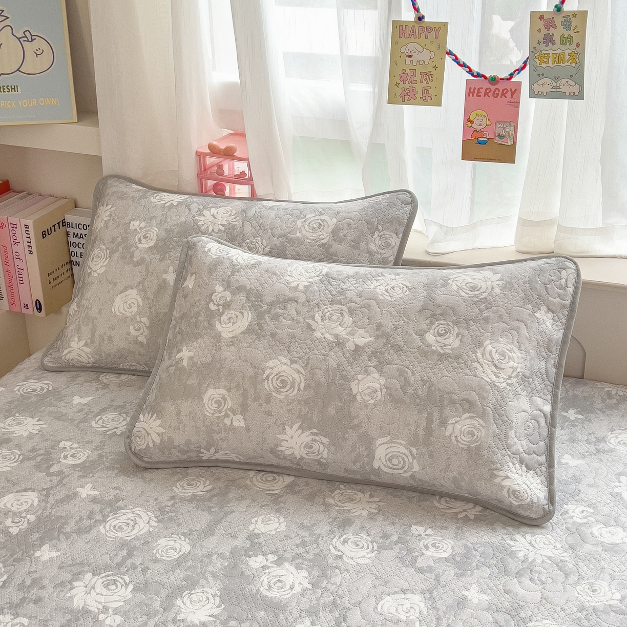 91家纺网 家纺一手货源 找家纺 许林家纺 2026新款花卉凉席床裙三件套-花语 花语-灰